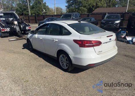 2017 Ford Focus Se z USA, uszkodzony, nr VIN 1FADP3F24HL259498